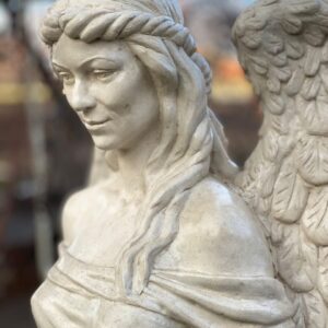 Статуя "Ангел А"
